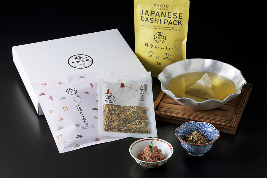 料亭のお出汁とご飯のおとも